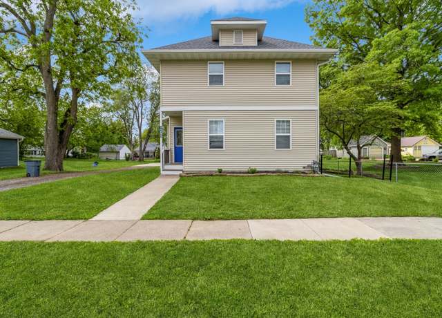 Property at 601 S 3rd Ave E, Newton, IA 50208, 4 beds, 2 baths