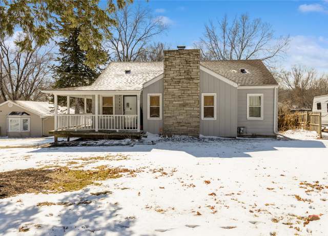 Property at 1607 Pioneer Rd, Des Moines, IA 50320, 3 beds, 1 bath