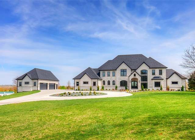 Property at 7395 NW 100th St, Johnston, IA 50131, 7 beds, 5.5 baths