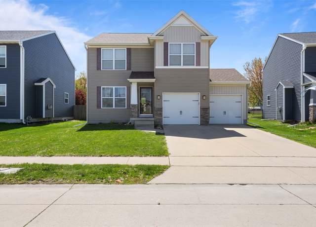 Property at 905 34th St SW, Bondurant, IA 50035, 3 beds, 2.5 baths