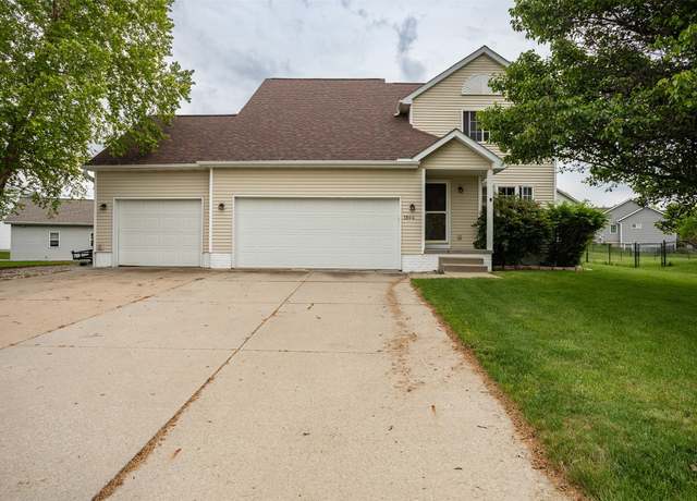 Property at 1804 W Cheyenne Ct, Polk City, IA 50226, 4 beds, 2.5 baths