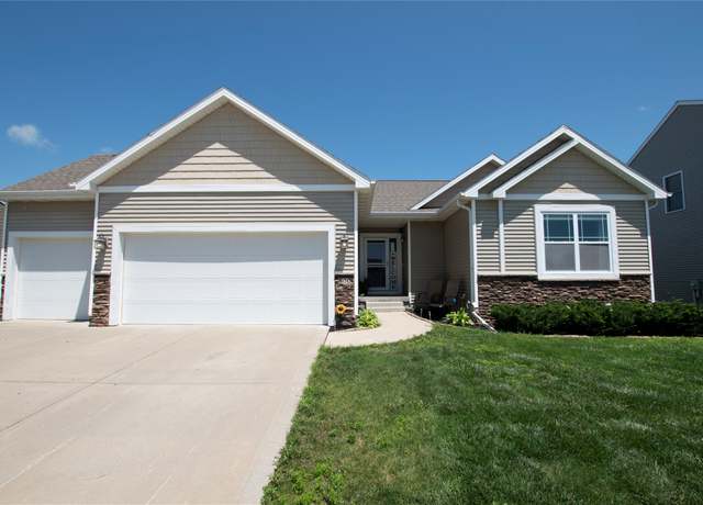 Property at 800 36th St SW, Bondurant, IA 50035, 3 beds, 2 baths