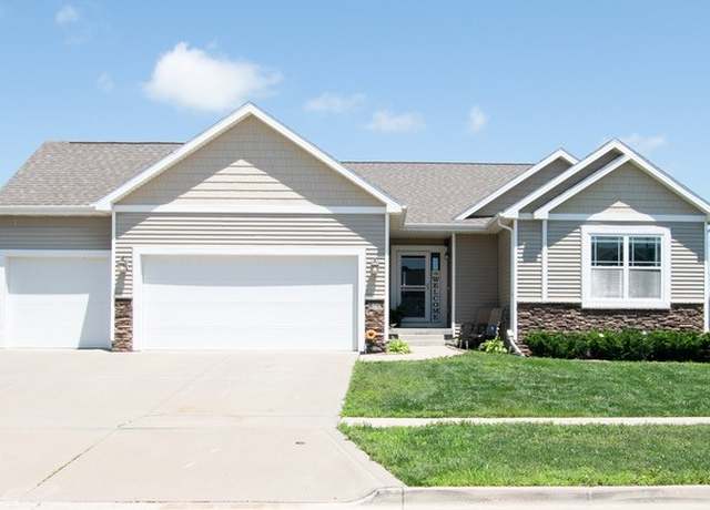 Property at 800 36th St SW, Bondurant, IA 50035, 3 beds, 2 baths