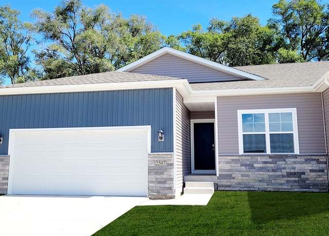 Property at 431 Kinley Dr, Waukee, IA 50263, 3 beds, 3 baths