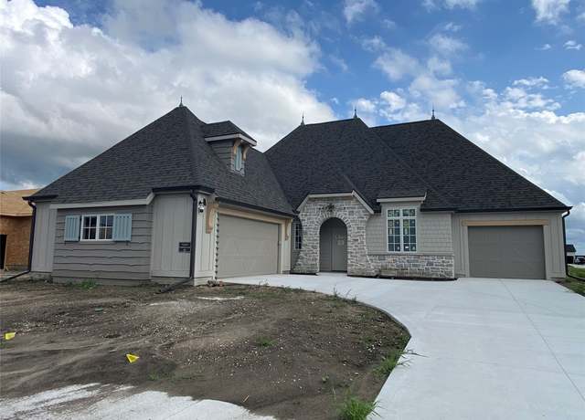 Property at 205 SW 17th St, Ankeny, IA 50023, 4 beds, 3 baths