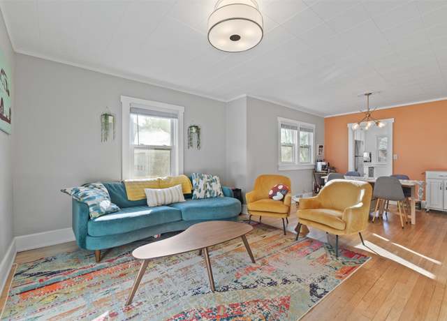 Property at 2610 37th St, Des Moines, IA 50310, 2 beds, 1 bath