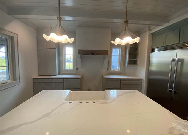 Property at 605 SW Magazine Rd, Ankeny, IA 50023, 4 beds, 3 baths
