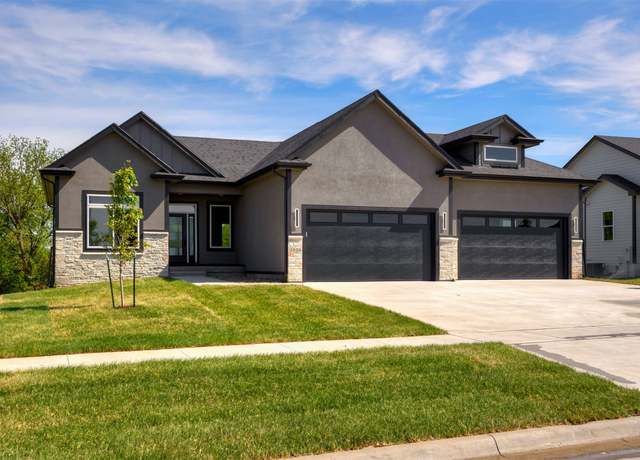 Property at 3520 NE 12th St, Ankeny, IA 50021, 5 beds, 3 baths