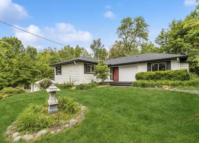 Property at 623 Glenview Dr, Des Moines, IA 50312, 4 beds, 2 baths