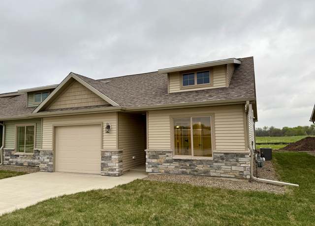 Property at 411 W Madison St, Winterset, IA 50273, 2 beds, 1 bath