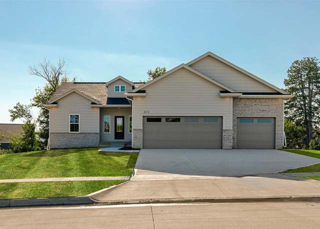 Property at 814 E Bridge Rd, Polk City, IA 50226, 4 beds, 3.5 baths