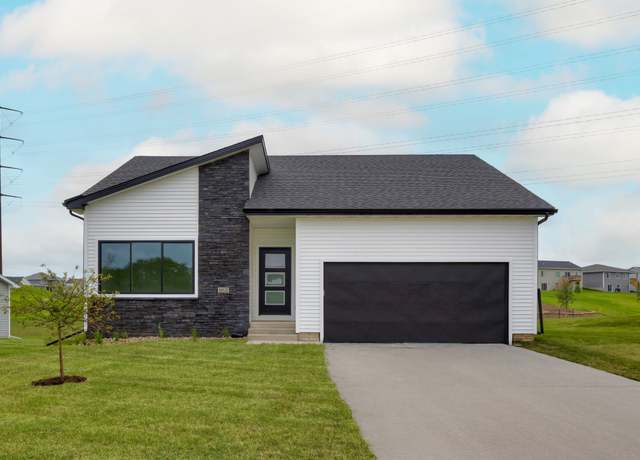 Property at 16520 Ironwood Ln, Urbandale, IA 50323, 3 beds, 2 baths