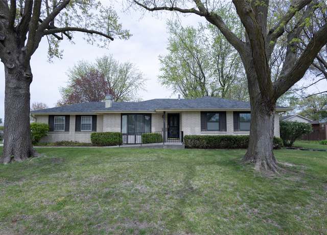 Property at 1606 N 8th Ave E, Newton, IA 50208, 3 beds, 2.5 baths