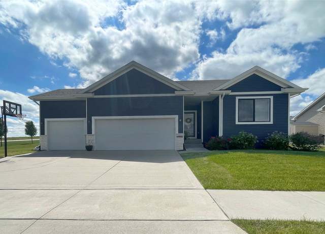 Property at 1932 Strauss Ave, Adel, IA 50003, 3 beds, 2 baths