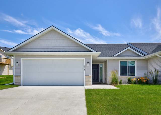 Property at 5627 NE Creek Ridge Dr, Ankeny, IA 50021, 2 beds, 2 baths
