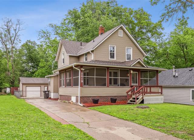 Property at 2419 30th St, Des Moines, IA 50310, 4 beds, 2 baths