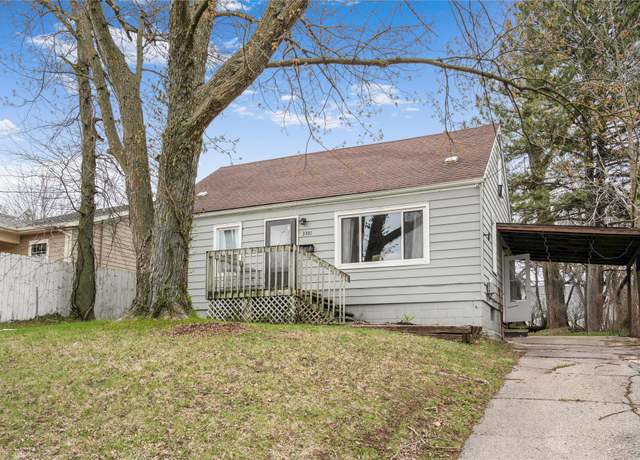Property at 3301 8th St, Des Moines, IA 50313, 3 beds, 1 bath