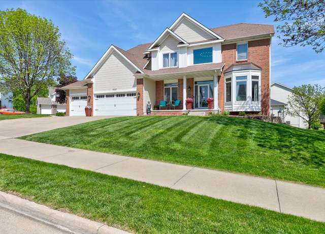 Property at 7087 Hillcrest Ct, Johnston, IA 50131, 4 beds, 3.5 baths