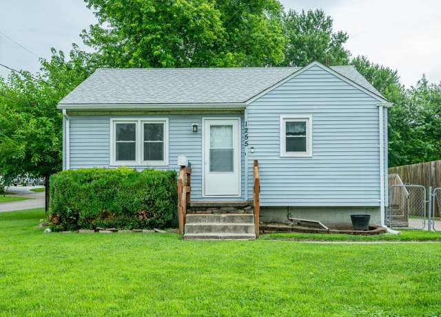 Property at 1255 E 27th Ct, Des Moines, IA 50317, 2 beds, 1 bath