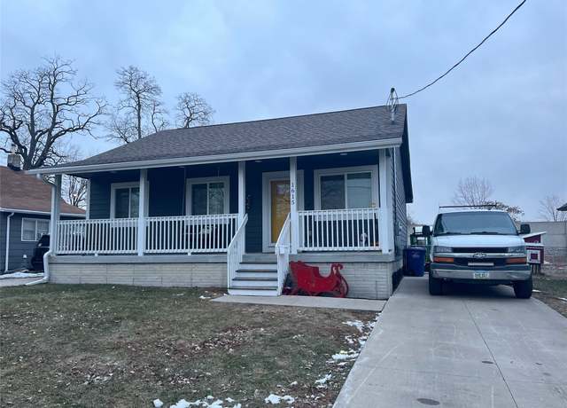 Property at 1615 E 21st St, Des Moines, IA 50317, 2 beds, 2 baths