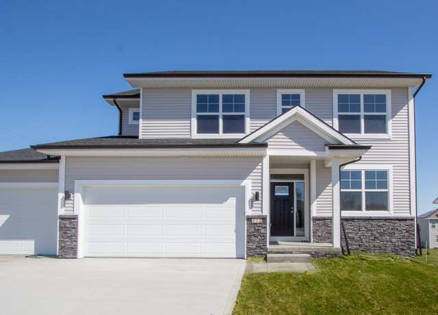 Property at 712 Meadow Rd, Adel, IA 50003, 4 beds, 2.5 baths
