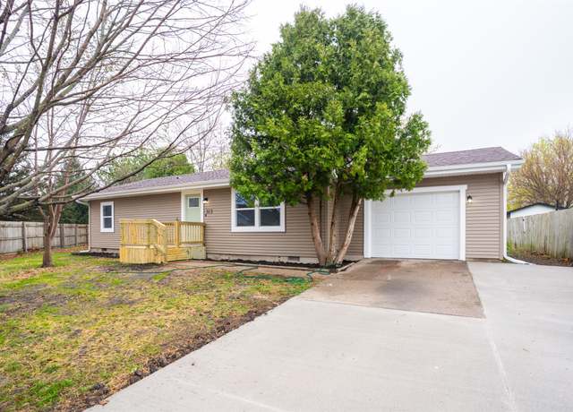 Property at 513 11th Ct SE, Bondurant, IA 50035, 3 beds, 1 bath