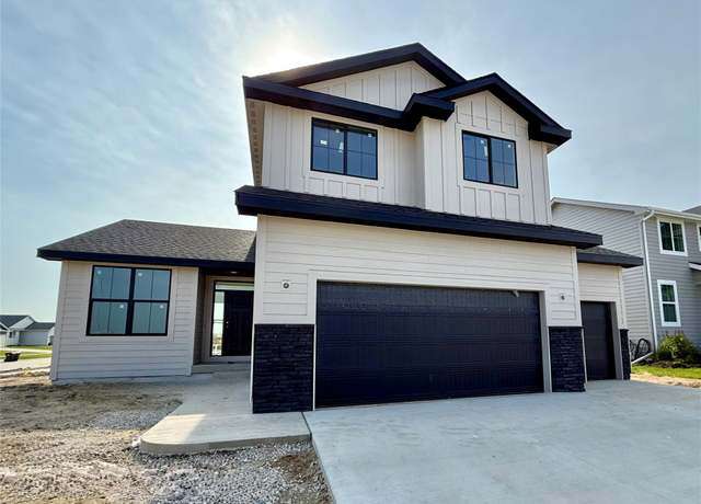 Property at 2519 NW Linwood Ct, Ankeny, IA 50023, 3 beds, 2.5 baths