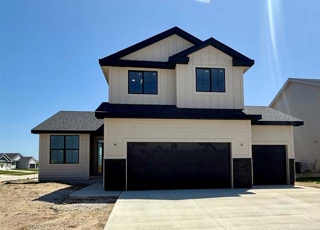 Property at 2519 NW Linwood Ct, Ankeny, IA 50023, 3 beds, 2.5 baths