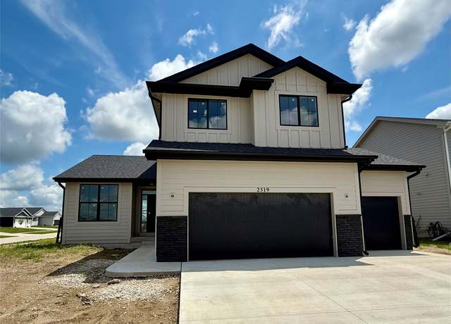 Property at 2519 NW Linwood Ct, Ankeny, IA 50023, 3 beds, 2.5 baths