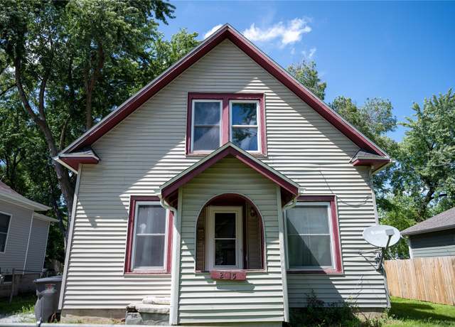 Property at 2015 Mondamin Ave, Des Moines, IA 50311, 3 beds, 1 bath