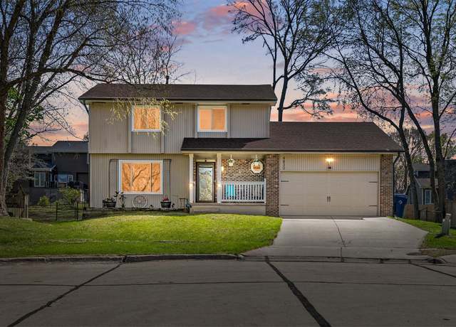 Property at 4830 70th Pl, Urbandale, IA 50322, 5 beds, 2.5 baths