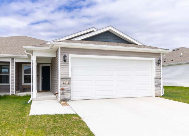 Property at 4404 NE 13th St, Ankeny, IA 50021, 3 beds, 2 baths