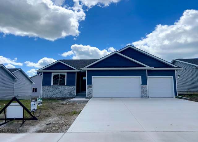 Property at 920 Willow Valley Dr, Norwalk, IA 50211, 3 beds, 2 baths