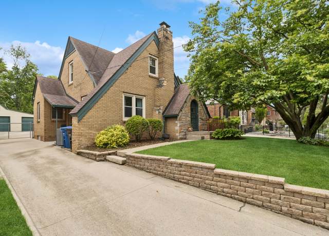 Property at 4312 Ashby Ave, Des Moines, IA 50310, 3 beds, 2 baths