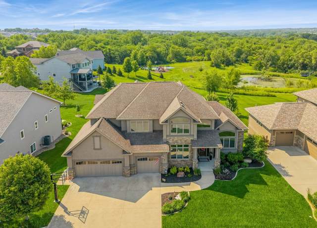 Property at 15016 Plum Dr, Urbandale, IA 50323, 5 beds, 4.5 baths