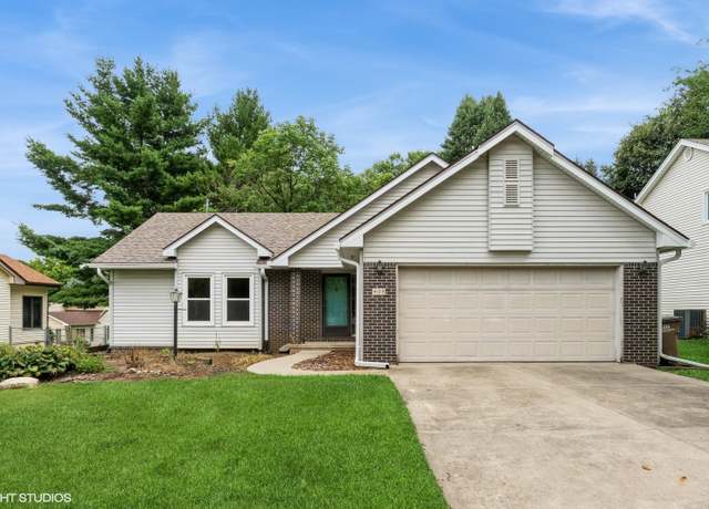 Property at 409 Hawthorn Cir, Pleasant Hill, IA 50327, 3 beds, 2 baths