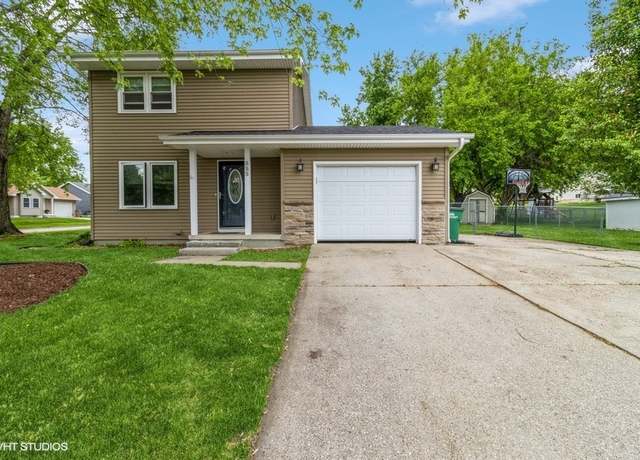Property at 555 Patterson Dr, Carlisle, IA 50047, 3 beds, 1 bath