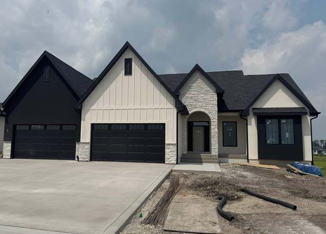 Property at 17227 Northview Dr, Urbandale, IA 50323, 6 beds, 4 baths