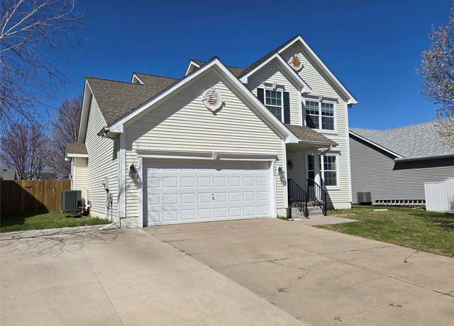 Property at 702 SE Dovetail Rd, Grimes, IA 50111, 3 beds, 2.5 baths