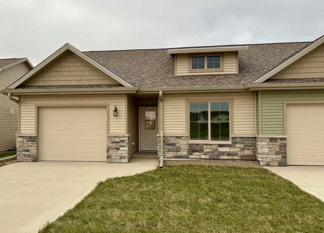 Property at 415 Madison St W, Winterset, IA 50273, 2 beds, 1 bath