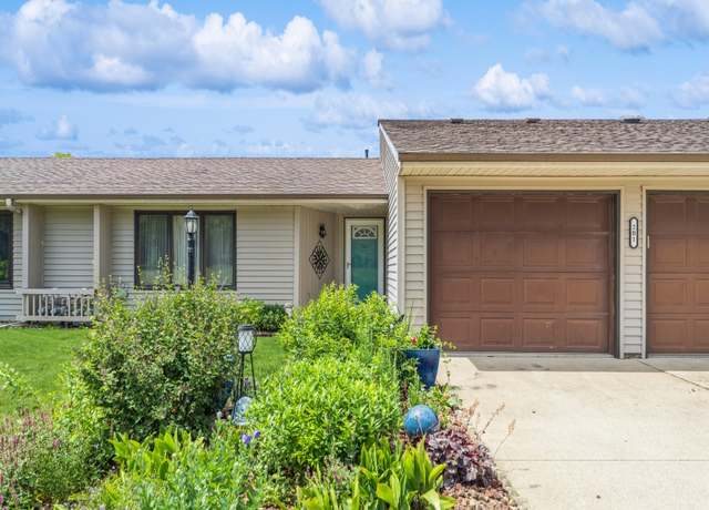 Property at 1012 E Competine St #201, Knoxville, IA 50138, 3 beds, 3 baths