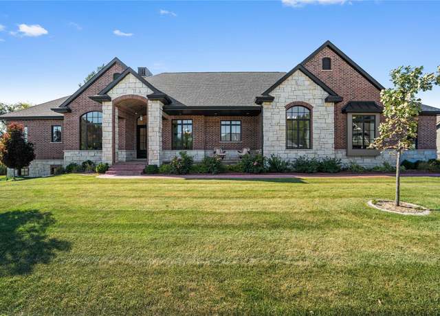 Property at 4816 147th St, Urbandale, IA 50323, 2 beds, 2.5 baths