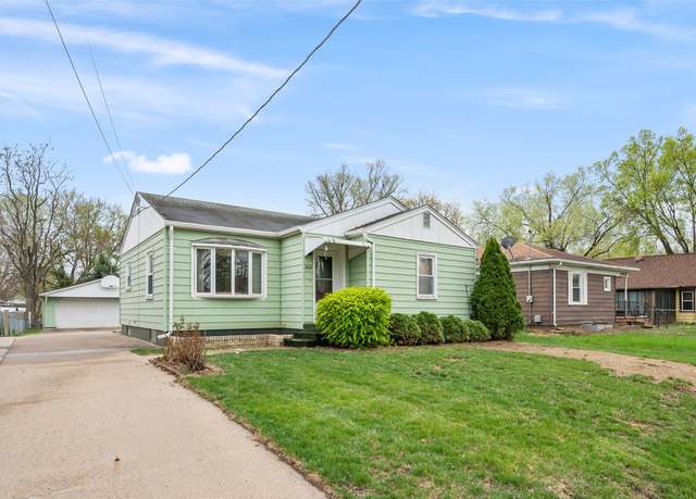 Property at 2409 Maple St, Des Moines, IA 50317, 3 beds, 2 baths