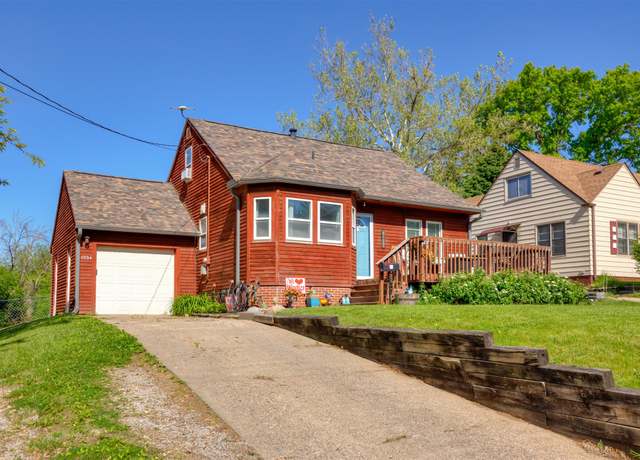 Property at 1334 Merle Hay Rd, Des Moines, IA 50311, 3 beds, 1 bath