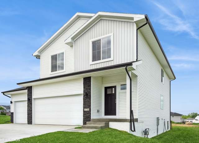 Property at 1730 Roebling Rd, Adel, IA 50003, 5 beds, 3 baths