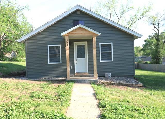 Property at 1200 Evans St, Des Moines, IA 50315, 1 bed, 1 bath