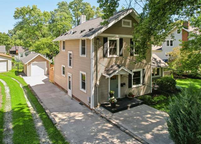 Property at 3809 Adams Ave, Des Moines, IA 50310, 3 beds, 1.5 baths