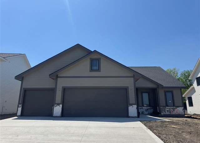 Property at 650 NW Georgetown Dr, Waukee, IA 50263, 5 beds, 3 baths
