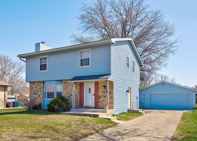 Property at 4405 71st St, Urbandale, IA 50322, 4 beds, 2 baths