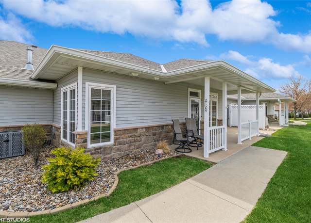 Property at 2124 SW 35th St, Ankeny, IA 50023, 2 beds, 2 baths
